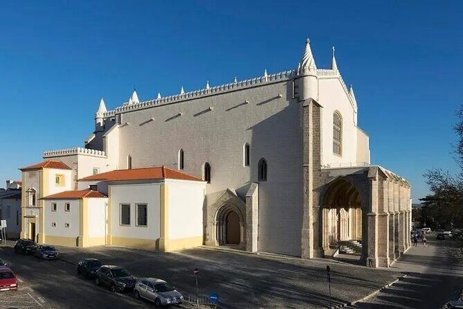 Private Évora Tour With Wine Experience and Wine Tasting - Roman Évora: seeing the Temple of Diana in the right context