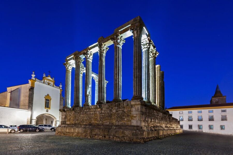 Private Évora World Heritage Tour from Lisbon - Lisbon pickup to Évora’s UNESCO center: the rhythm of the day