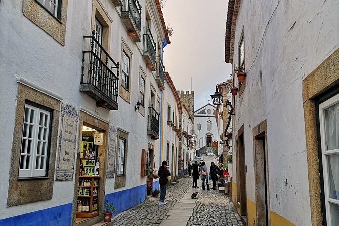 Private Experience Óbidos Nazaré and Fátima or Aveiro and Óbidos - Óbidos: The Walled Medieval Town That Turns Walking Into the Activity