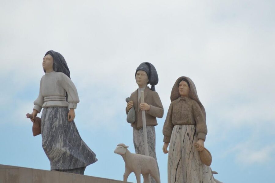 Private Full-day Tour to Fátima Nazaré and Óbidos - Price and value: $341 per group up to 3 people