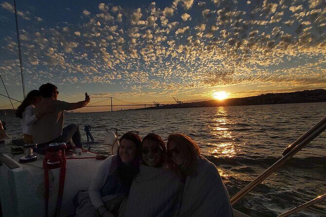 Private Golden Hour Boat Tour - Best Exclusive Sunset Sailing - Terreiro do Paço and the St. George’s Castle walls: Lisbon’s power center