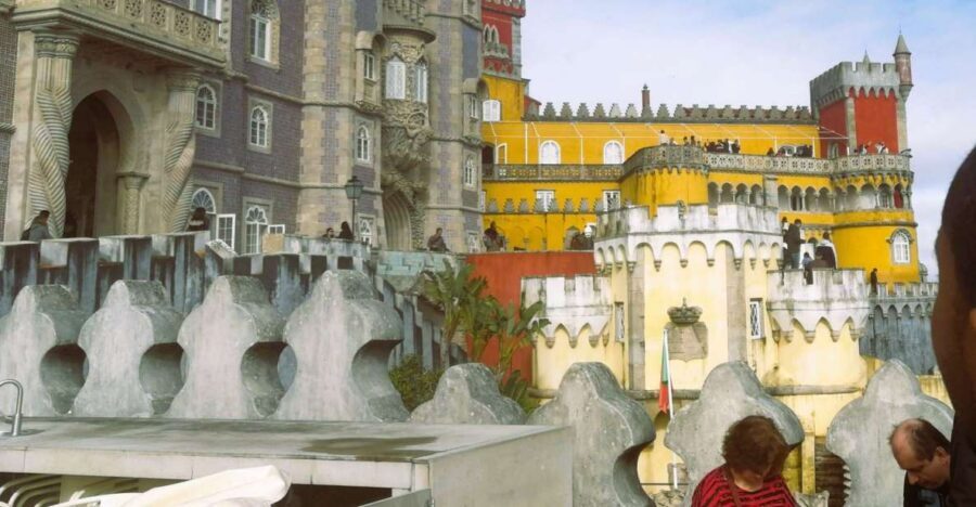 Private Half Day tour Sintra Pena Palace & Initiantion Well - Pena Palace gardens: the Romantic palace that plays architectural dress-up