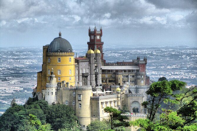 Private Half-Day Tour to Sintra - First stop: Pena Palace photo time and entry planning