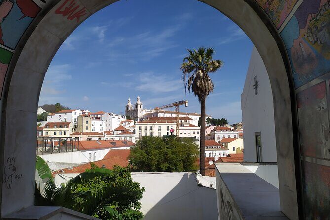 Private Highlights of Lisbon HD Tour - Chiado to the Tagus: Pedestrian Streets, a Triumphal Arch, and an Immense River Square