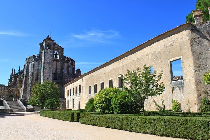 Private Knights Templar Full-Day Tour to Tomar, Almourol Castle and Constância - Convento de Cristo (UNESCO): The Stronghold Finale