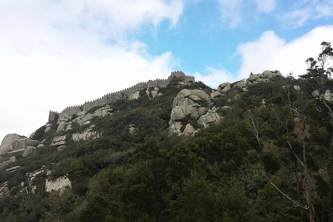 Private Monuments Tour in Sintra from Lisbon - Stop 2: Castelo dos Mouros for the Hilltop Views