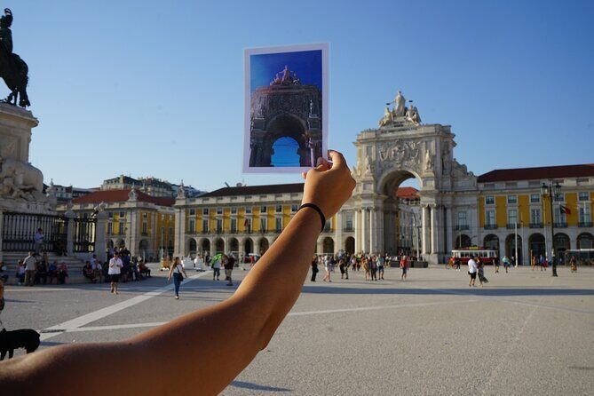 Private Outdoor Escape Game in Lisbon - R. dos Douradores 16: how you start the game in Lisbon