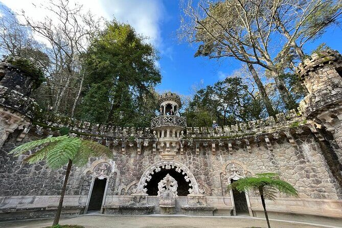 Private: Quinta da Regaleira & Sintra Historic Center Guided Tour - Meeting point reality check: finding your guide fast
