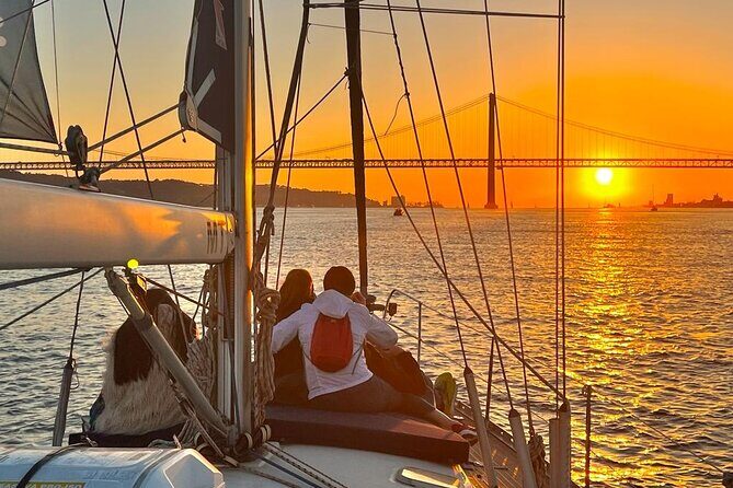 Private Relaxing Sunset Tour along the Tagus River - From Doca de Santo Amaro: where the sail really starts