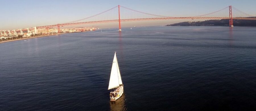Private Romantic cruise with sparkling wine- 2-Hour- Lisbon - Lisbon, Seen From the Tagus: Why This Cruise Works