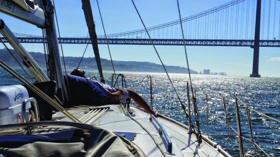 Private Sailing Boat Tour Lisbon with a drink: 2 to 8 Hours - Basilica da Estrela, Praça do Comércio, and São Jorge: historic Lisbon without the crowd problem