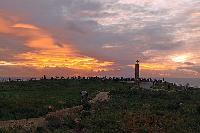 Private Sightseeing Tour Sintra Mountains Cabo da Roca - Stop 1: Palacio e Parque Biester for enchanted-castle vibes