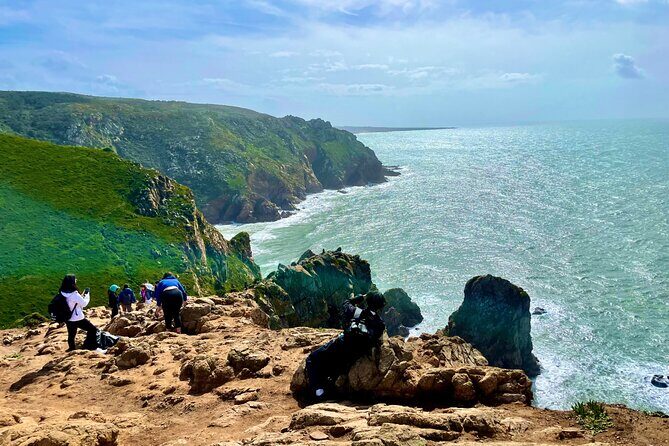 Private Sintra & Cascais Tour – Palaces, Wine & Views from Lisbon - Guide personalities that can make or break a day