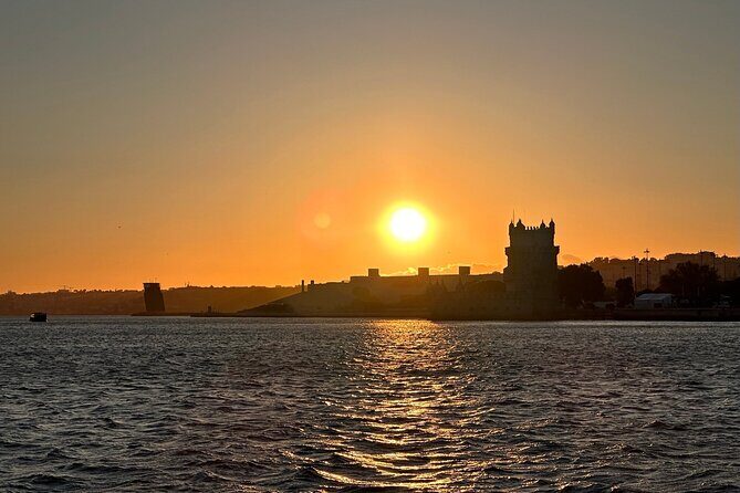 Private Sunset Sailing Boat Tour in Lisbon - 25 de Abril Bridge: the landmark you can track in motion
