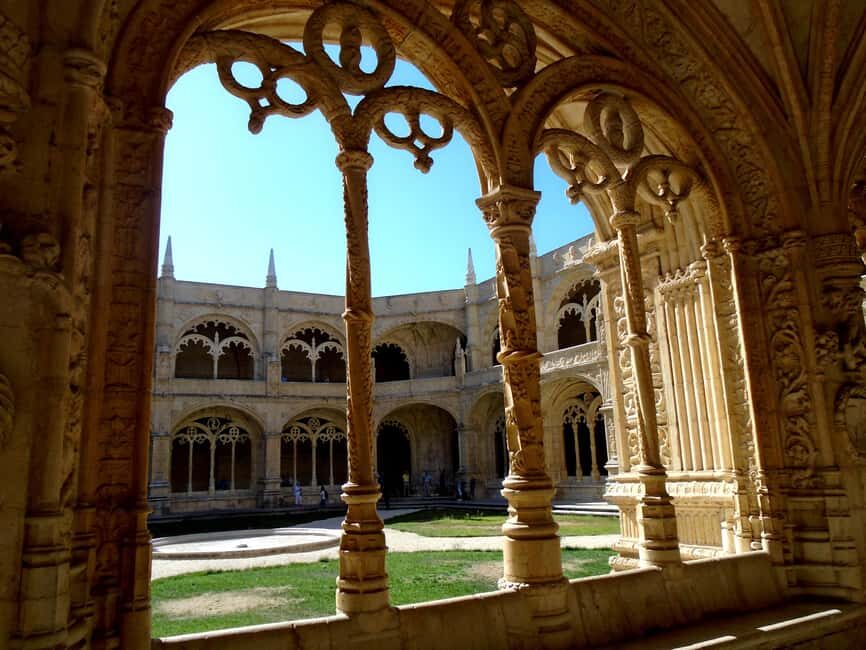 Private Tour (3-H): Belém, Cristo rei & Lisbon Sightseeing - The Monument to the Discoveries: a photogenic stop with big meaning