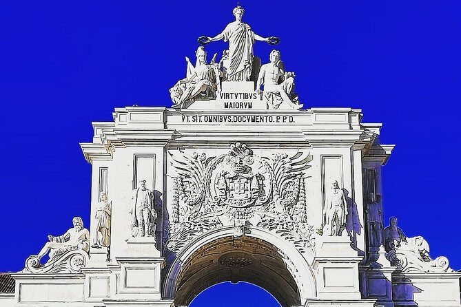 Private Tour 8 Hours Lisbon - Stop 1: Miradouro da Nossa Senhora do Monte for instant city orientation