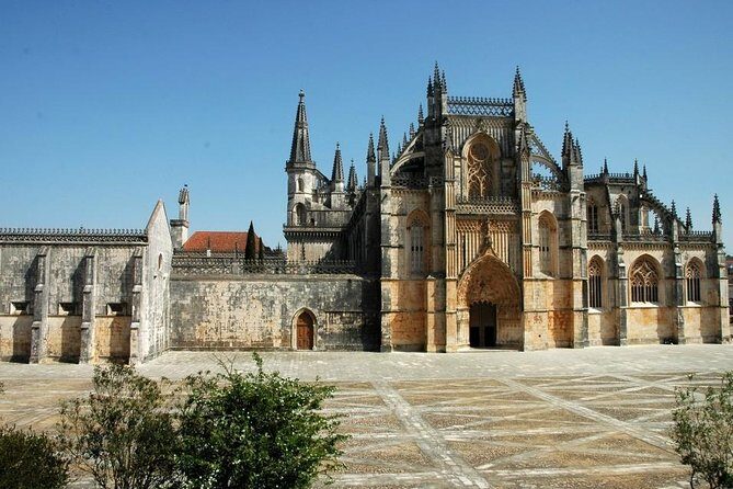 Private tour for 1 to 8 people: Fátima, Batalha, Nazaré and Óbidos - Óbidos Historic Town Time: Walls, Cobbles, and Color