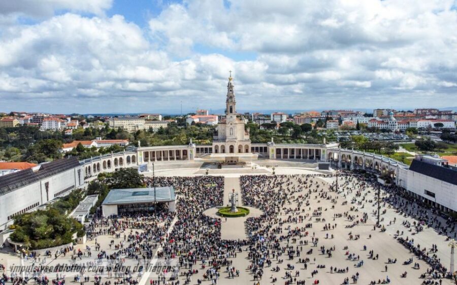 Private Tour from Lisbon: Fátima, Batalha, Óbidos & Nazare. - Mira de Aire Cave: The Side Trip That Breaks Up the Religious Stops