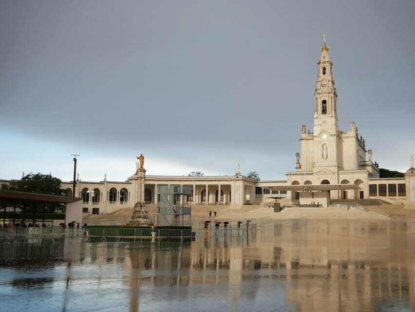 Private tour from Lisbon to Fátima and back - Why Fátima Works So Well for a Private Day Trip