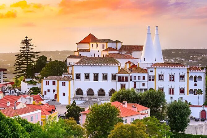 Private tour from Lisbon:Sintra Pena Palace Cabo da Roca, Cascais - Cabo da Roca: the western edge where the wind calls the shots