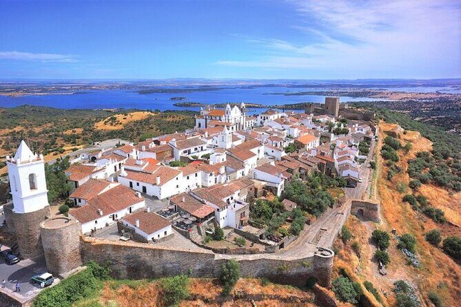 Private Tour in Evora and Monsaraz with Wine Tasting - Évora: Quick Orientation, Then Photo Stops That Don’t Feel Rushed