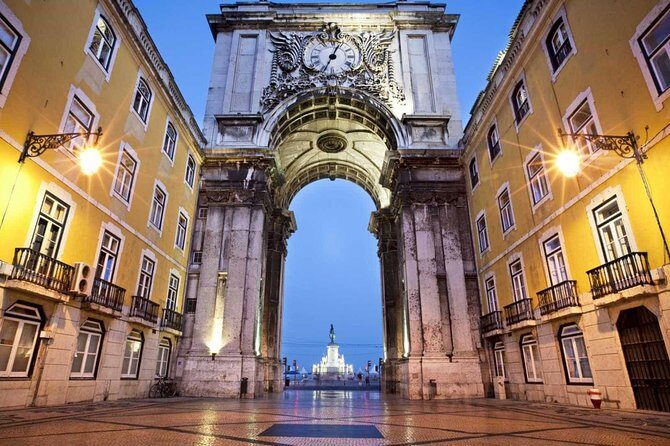 Private tour: Lisbon Fado Dinner Show and Panoramic Night Tour - Marques de Pombal Square: City Lights With a Bit More Breathing Room