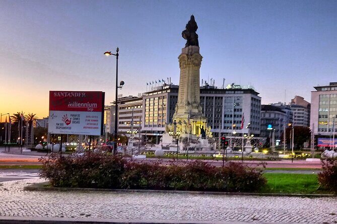 Private Tour Lisbon-Port / Porto-Lisboa with 4 Parages - Nazaré: beaches, seafood energy, and the biggest-wave story