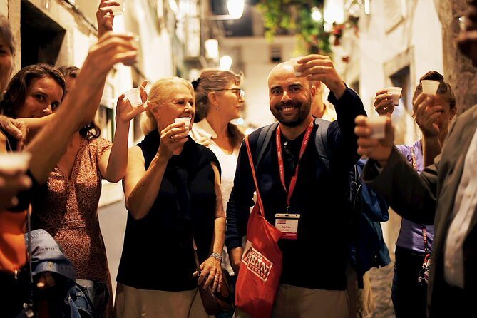 Private Tour: Lisbon Sunset Walking Tour with Fado Show and Dinner - Ponte 25 de Abril and São Jorge: the city’s power symbols