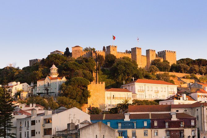 Private Tour: Lisbon Sunset Walking Tour with Fado Show and Dinner - Dinner plus Fado: what the show experience feels like