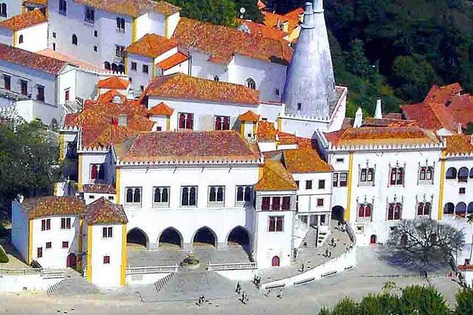 Private tour Portugal 4 days from Lisbon - The real value: four days, private pace, and far fewer logistics