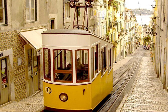 Private tour Portugal 4 days from Lisbon - Day 4 Evora and Roman roots: UNESCO time plus cork and optional wine