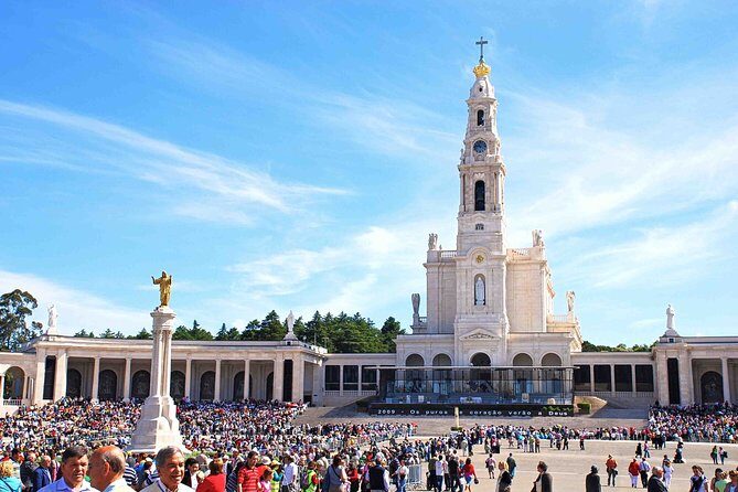 Private tour Portugal 6 days from Lisbon - Porto day: River views, Clerigos area landmarks, São Bento, Gaia, and a Rabelo boat tour