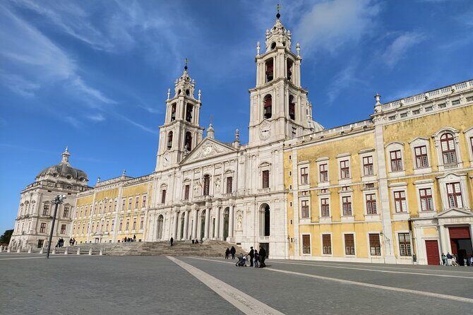 Private Tour to Defensive Lines of Torres, Mafra & Ericeira - Ericeira wrap-up: old town strolling and surf-country beaches