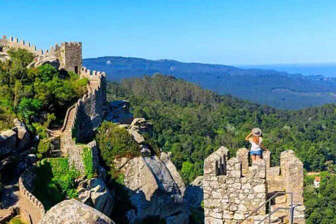 Private Tour to Visit the Monuments in Sintra 5 Hours - Castelo dos Mouros and Parque da Pena: big viewpoints, real walking