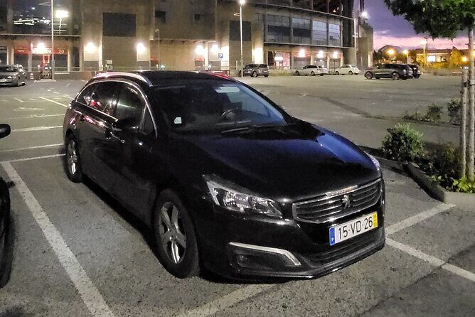 Private Transfer from Lisbon to Porto with Tour - Grutas da Moeda: 350 Meters Underground, 18°C Cool