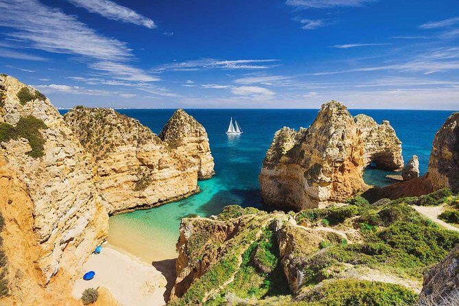 Private Transfer From / To Lisbon Airport x Algarve - Lisbon Airport Arrivals: finding your driver without stress