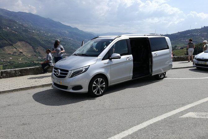 Private transfer Lisbon / Porto with tour included. - Key highlights to know before you book