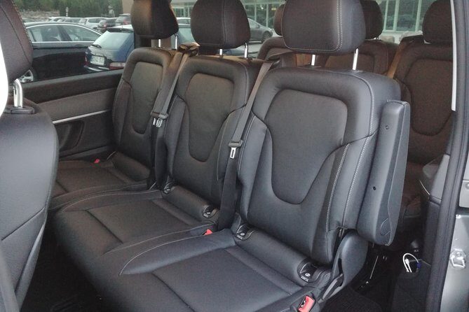 Private transfer Lisbon / Porto with tour included. - Choosing between Óbidos, Nazaré, Fatima, Coimbra, and Aveiro