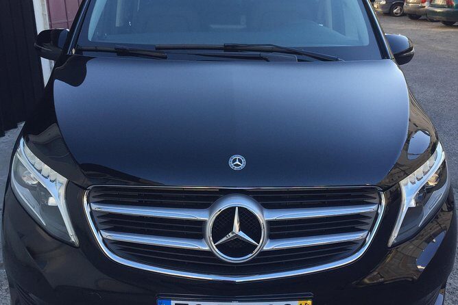 Private Transfer To or From Cascais - The Meet-and-Greet System (And the Vodafone Store Shortcut)