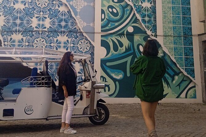 Private Tuk Tuk of the Old Town Lisbon and Street Art Highlights - Stop 1: Lisbon Cathedral and the 12th-century inside view