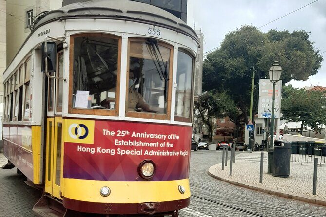 Private tuk tuk tour through the historic center of Lisbon - Sé de Lisboa (Lisbon Cathedral): the site’s 900-year “plot twist”
