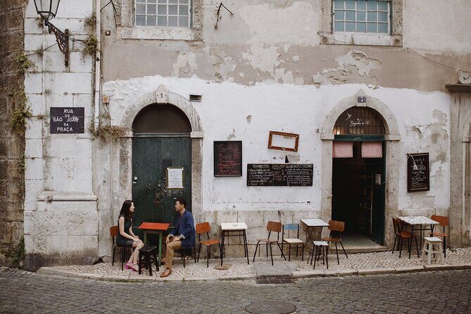 Private Vacation Photography Session with Local Photographer in Lisbon - Stop 1: Alfama’s steep streets and old-world texture