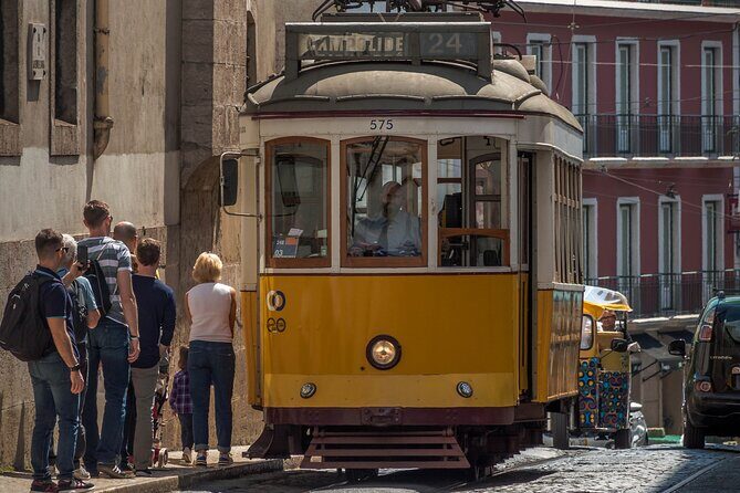 Queer Lisbon Historical Tour - Stop 3: Largo Trindade Coelho and Padre António Vieira’s role in regulating sexuality