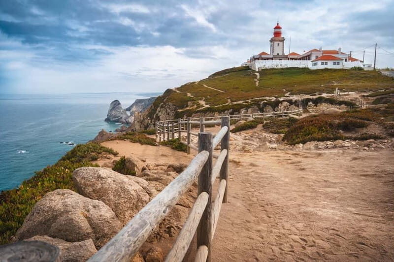 Regaleira Palace, Pena Palace, Cabo da Roca e Cascais - Sintra village with a real guide for direction (4 hours)