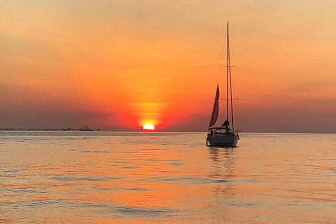 Sailing tour to the sunset in Lisbon - Jerónimos Monastery: When the City’s Big Names Appear