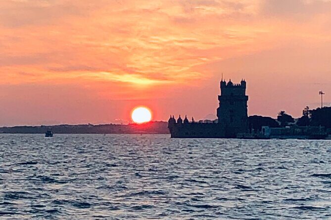 Sailing tour to the sunset in Lisbon - Alfama and Lisbon’s Cathedral Area from a Different Angle