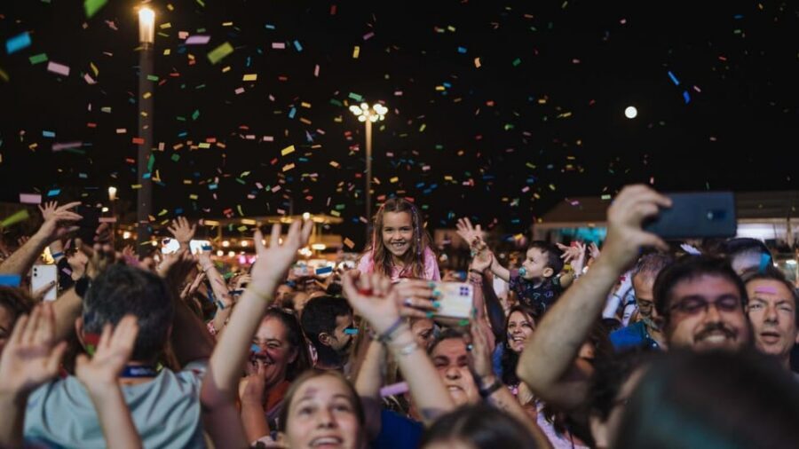 Saints on the Tagus: Traditional Festival with Taste & Music - The parade and traditional games: the part many people underestimate