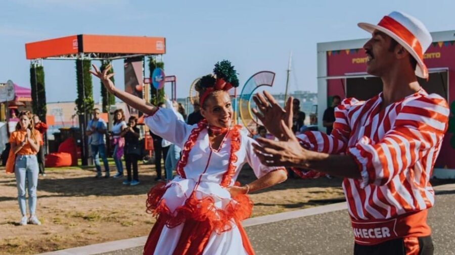 Saints on the Tagus: Traditional Festival with Taste & Music - Accessibility and practical comfort on a dock