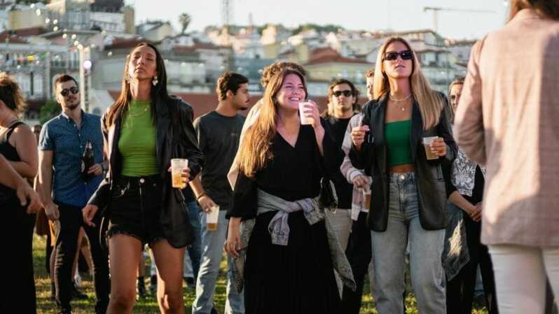 Saints on the Tagus: Traditional Festival with Taste & Music - The 6pm opening: food, manjericos, quatrains, and games