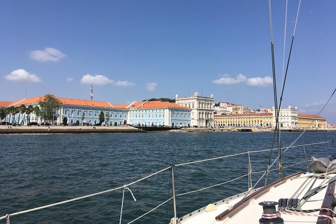 Seixal Sailing Cruise - Lunch in a typical restaurant - Lisbon from the river: the real reason this cruise works